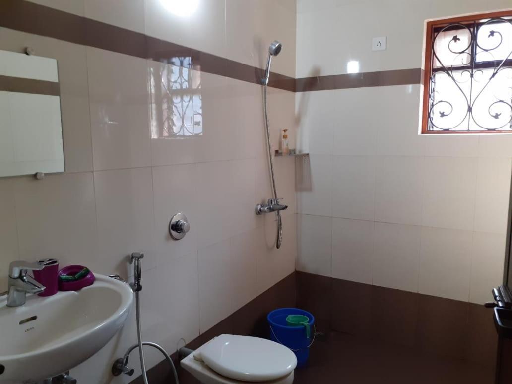 Antonio'S Residency Goa Hotel Betalbatim Bagian luar foto
