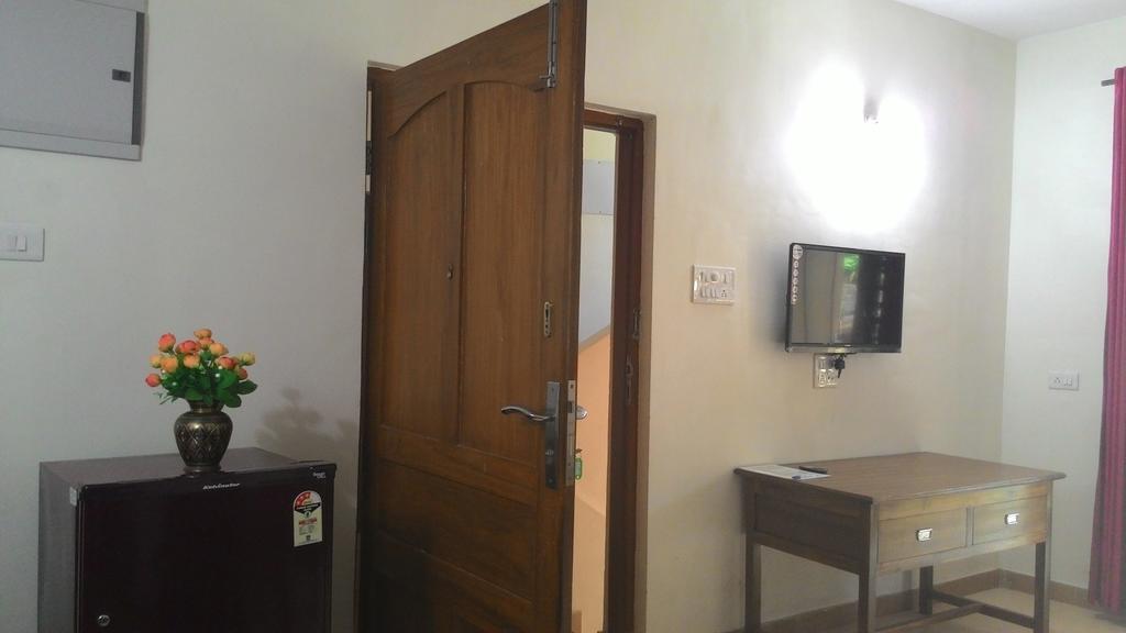 Antonio'S Residency Goa Hotel Betalbatim Bagian luar foto