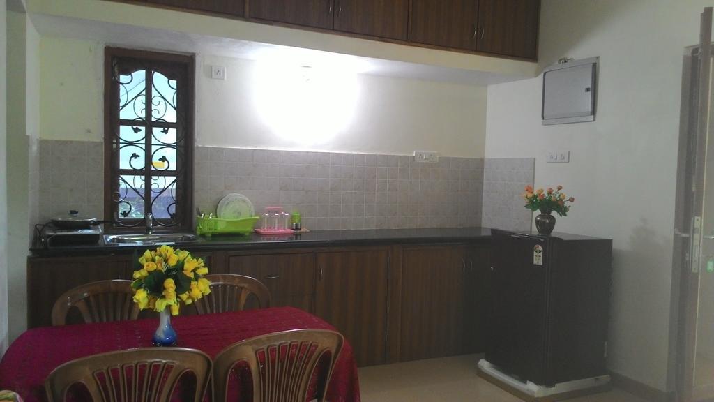 Antonio'S Residency Goa Hotel Betalbatim Bagian luar foto