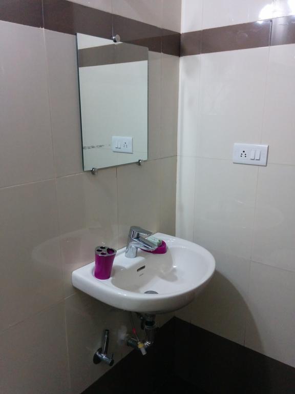 Antonio'S Residency Goa Hotel Betalbatim Ruang foto