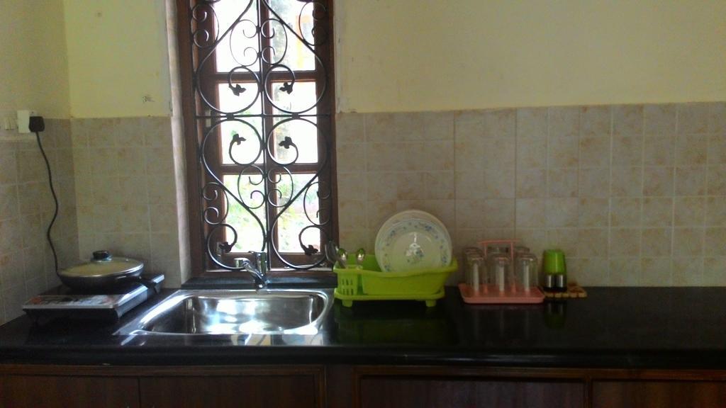 Antonio'S Residency Goa Hotel Betalbatim Bagian luar foto